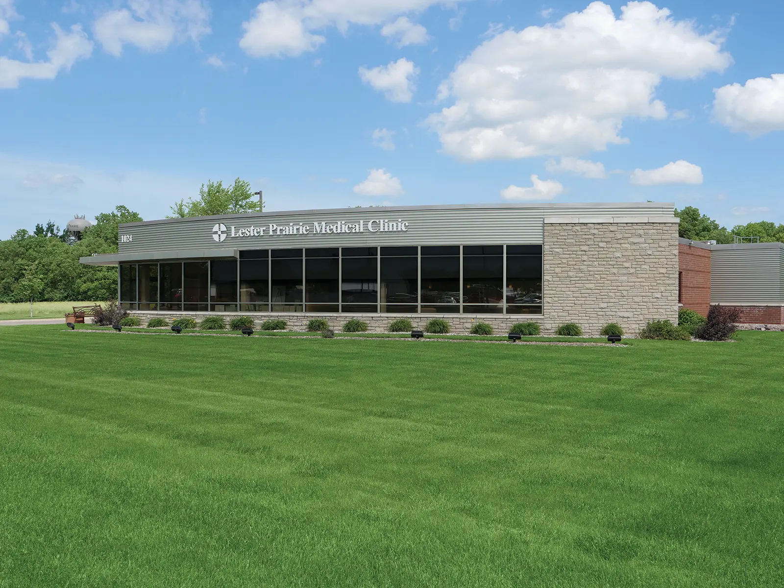 exterior of the lester prairie medical clinic